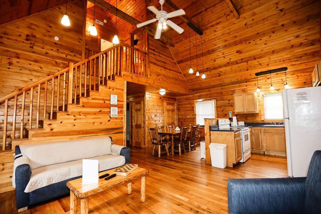 The Cabins At Pine Haven - Beckley Beaver Exterior foto
